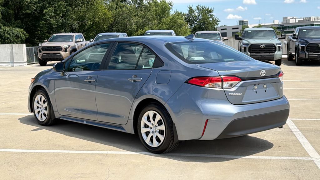 Used 2025 Toyota Corolla LE FWD image 3