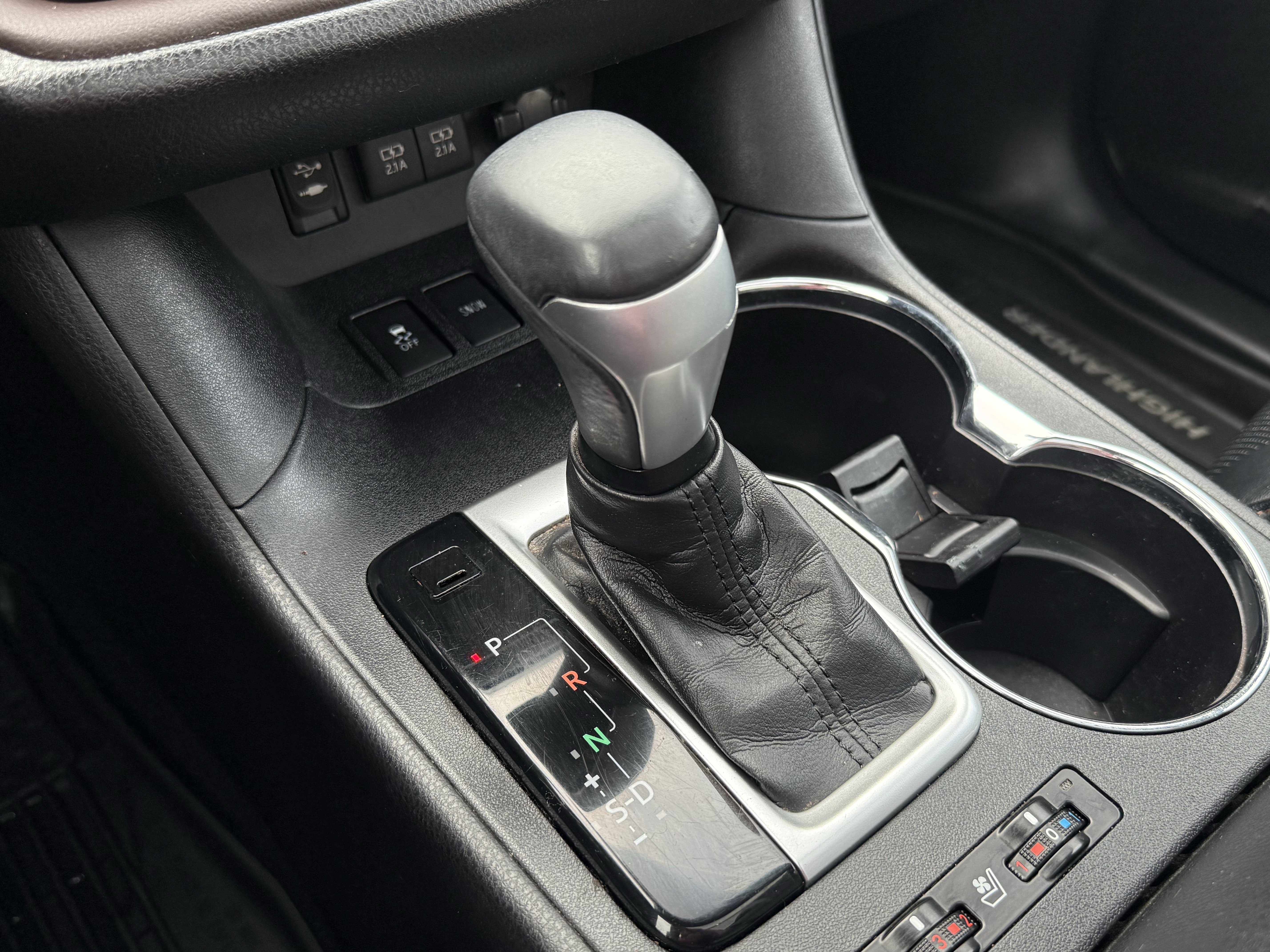 Used 2017 Toyota Highlander Limited image 23