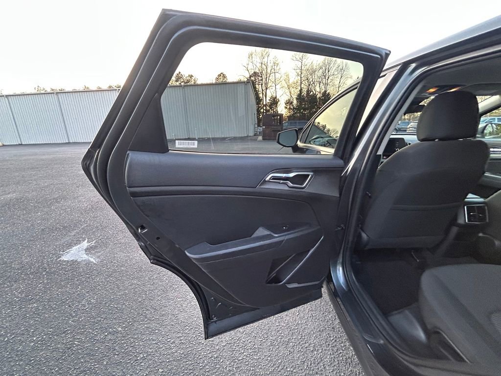 Used 2024 Kia Sportage LX image 13