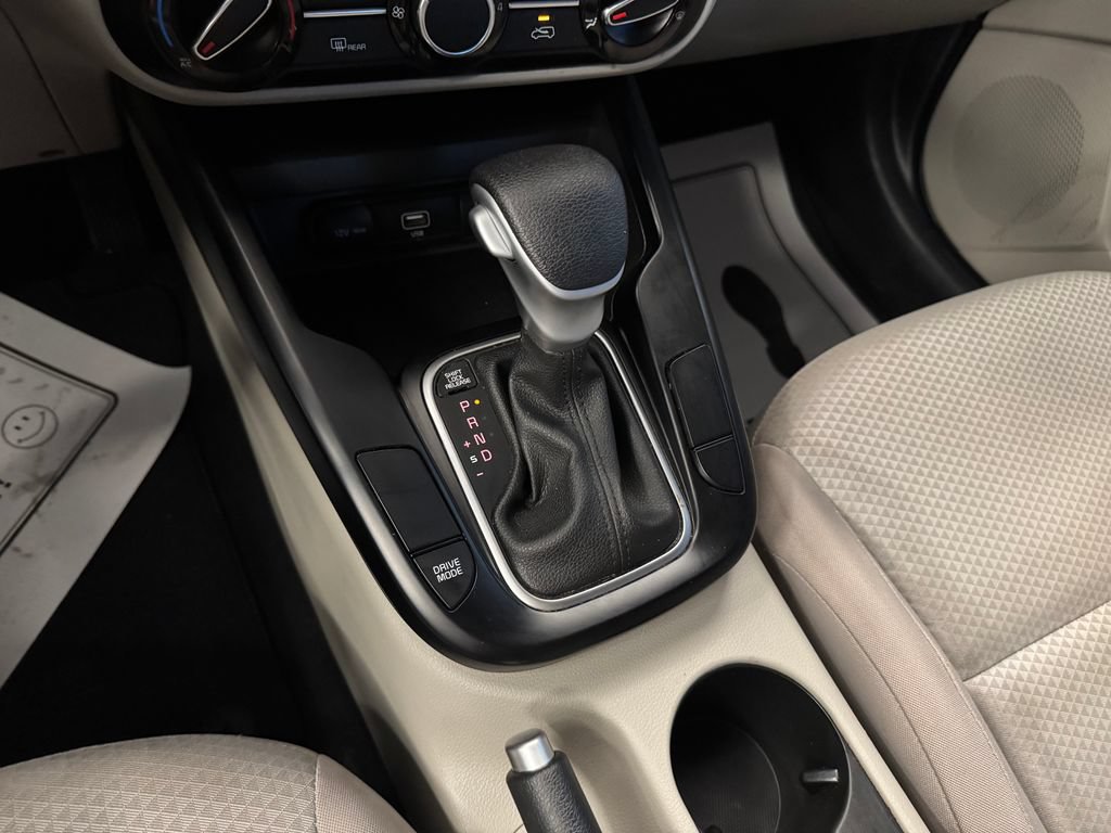 Used 2022 Kia Soul LX w/ Technology Package FWD image 16