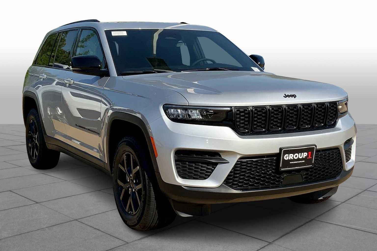 New 2025 Jeep Grand Cherokee Altitude image 2
