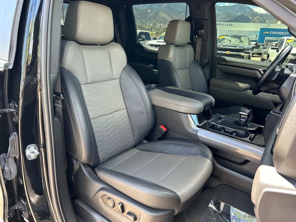 Used 2023 Chevrolet Silverado 1500 ZR2 w/ Technology Package AWD/4WD image 17