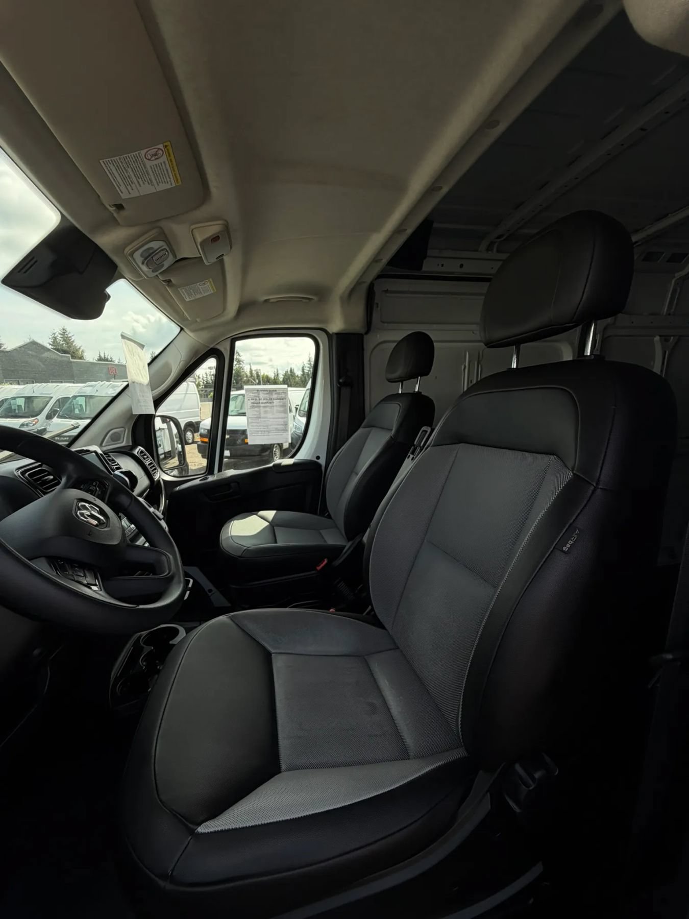 Used 2025 RAM ProMaster 3500 w/ Convenience Group FWD image 29