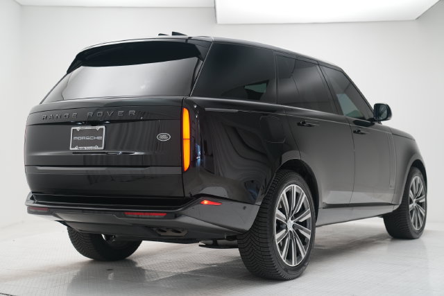 Used 2023 Land Rover Range Rover Autobiography AWD/4WD image 22