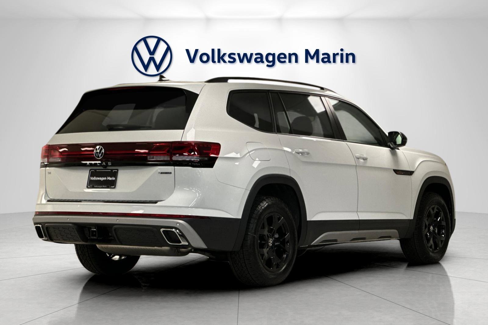 New 2025 Volkswagen Atlas Peak Edition SE image 5
