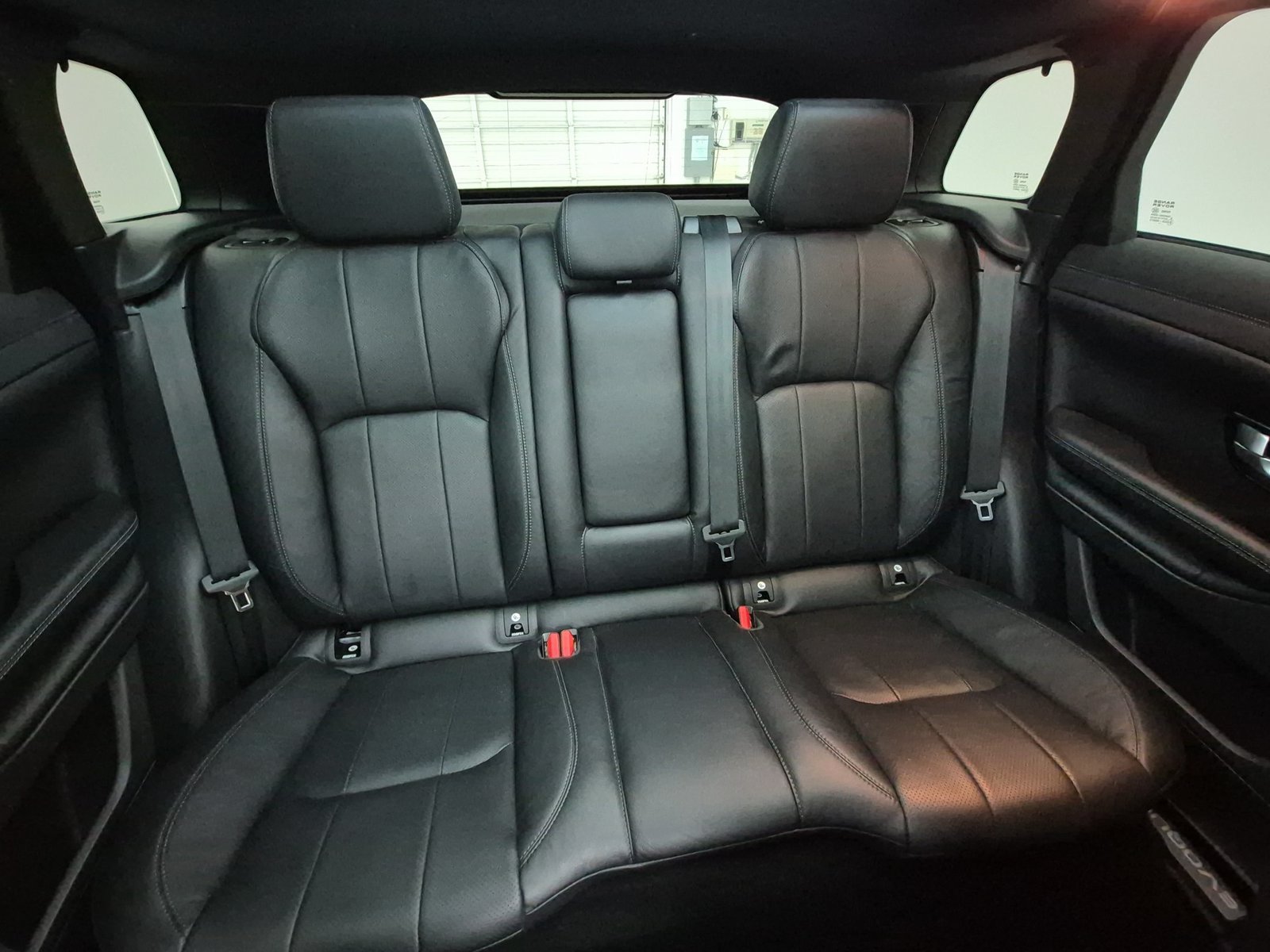 Used 2018 Land Rover Range Rover Evoque SE AWD/4WD image 23