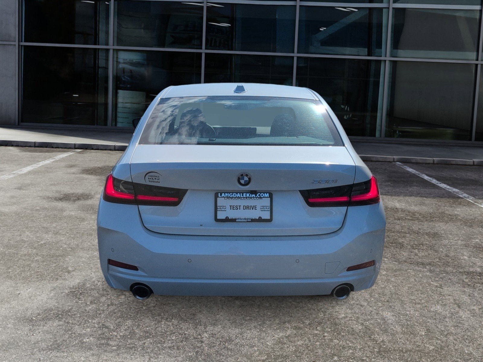 Used 2025 BMW 330i Sedan image 8