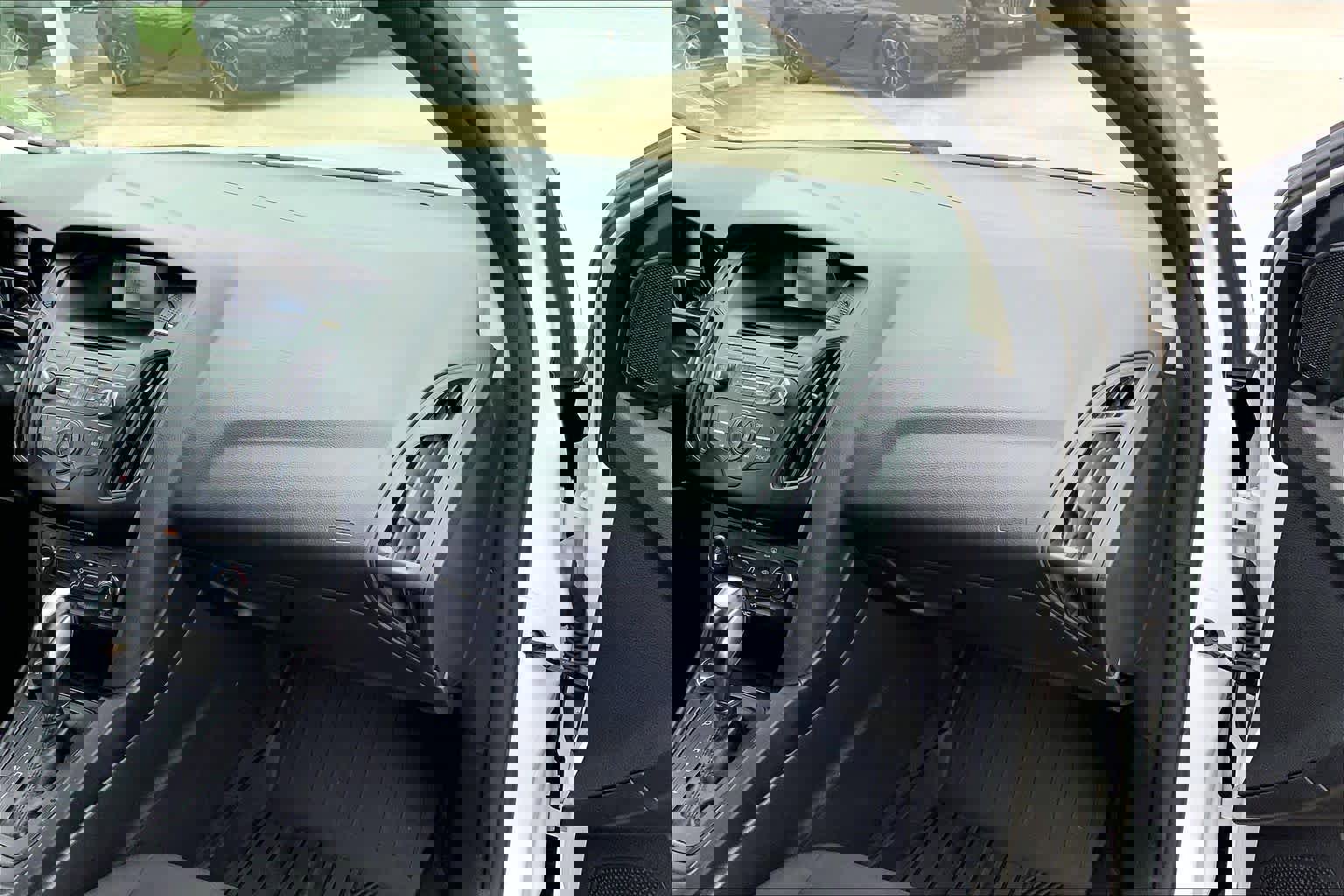 Used 2015 Ford Focus SE image 17