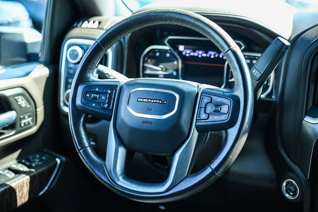 Used 2021 GMC Sierra 2500 Denali w/ Denali Black Diamond Edition image 26