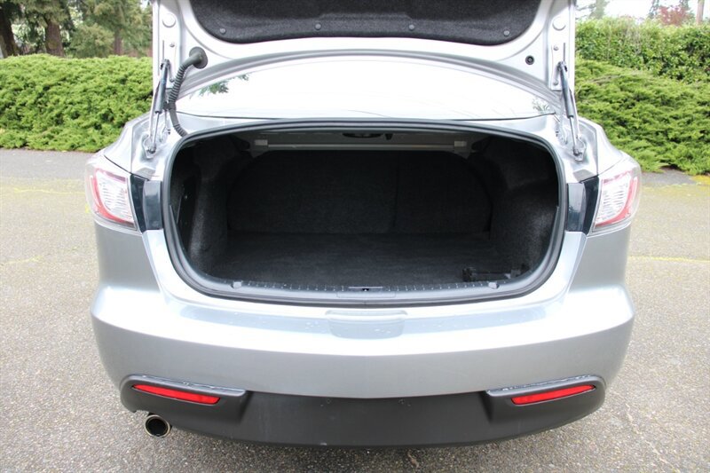 Used 2010 MAZDA MAZDA3 i Touring FWD image 16
