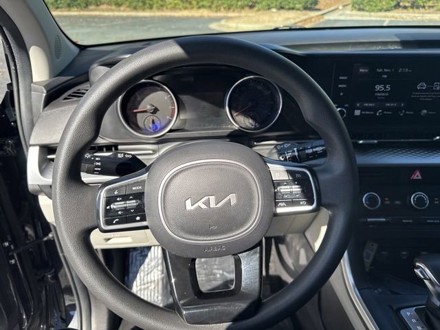 Certified 2023 Kia Carnival LX image 20