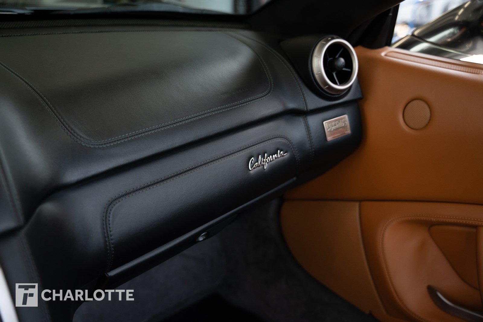 Used 2012 Ferrari California RWD image 31