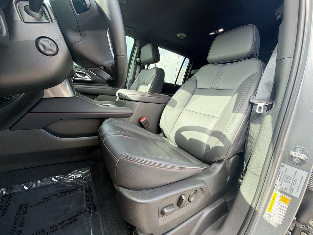 Certified 2022 Chevrolet Suburban RST w/ Luxury Package AWD/4WD image 16