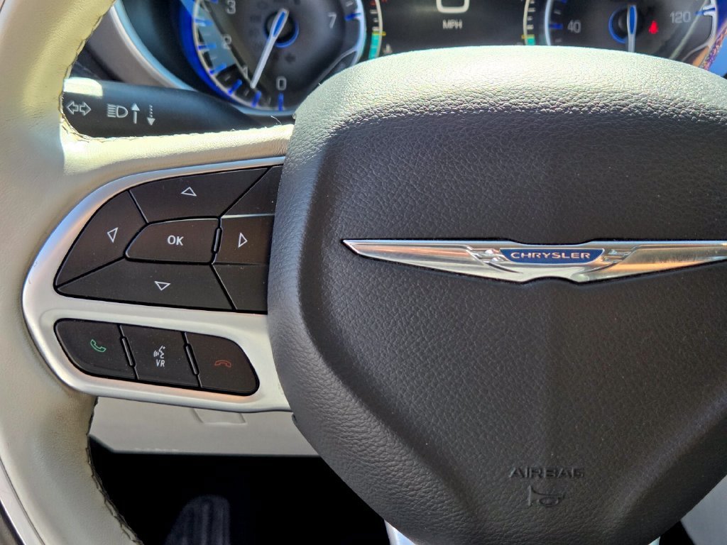 Used 2019 Chrysler Pacifica Limited FWD image 27