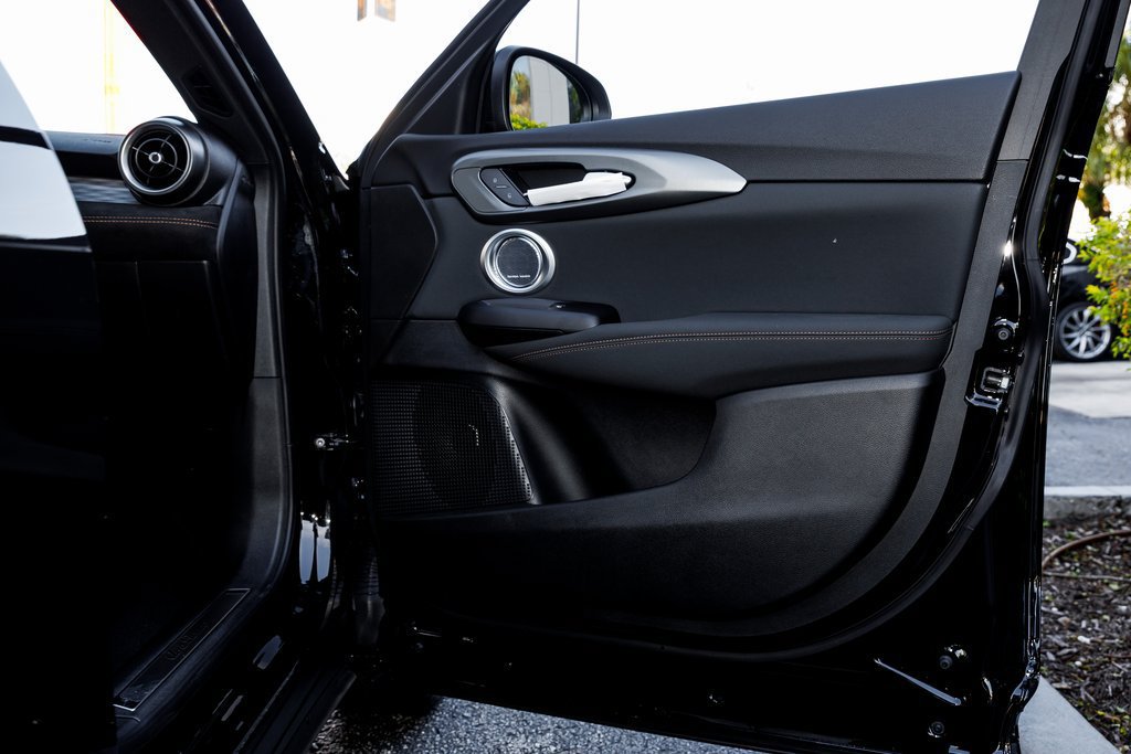 New 2025 Alfa Romeo Tonale AWD/4WD image 38