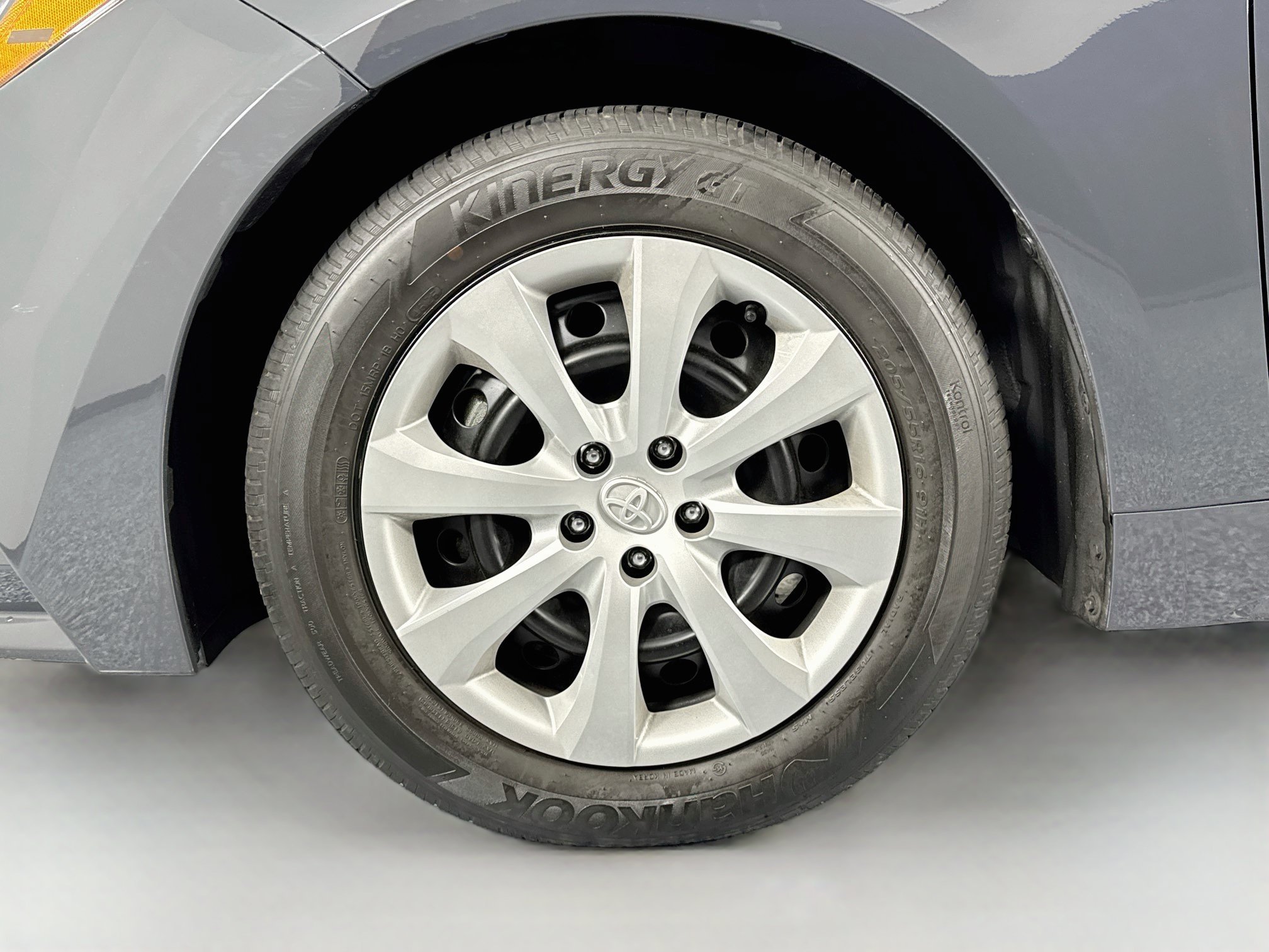 Used 2026 Toyota Corolla LE w/ LE Premium Package FWD image 28
