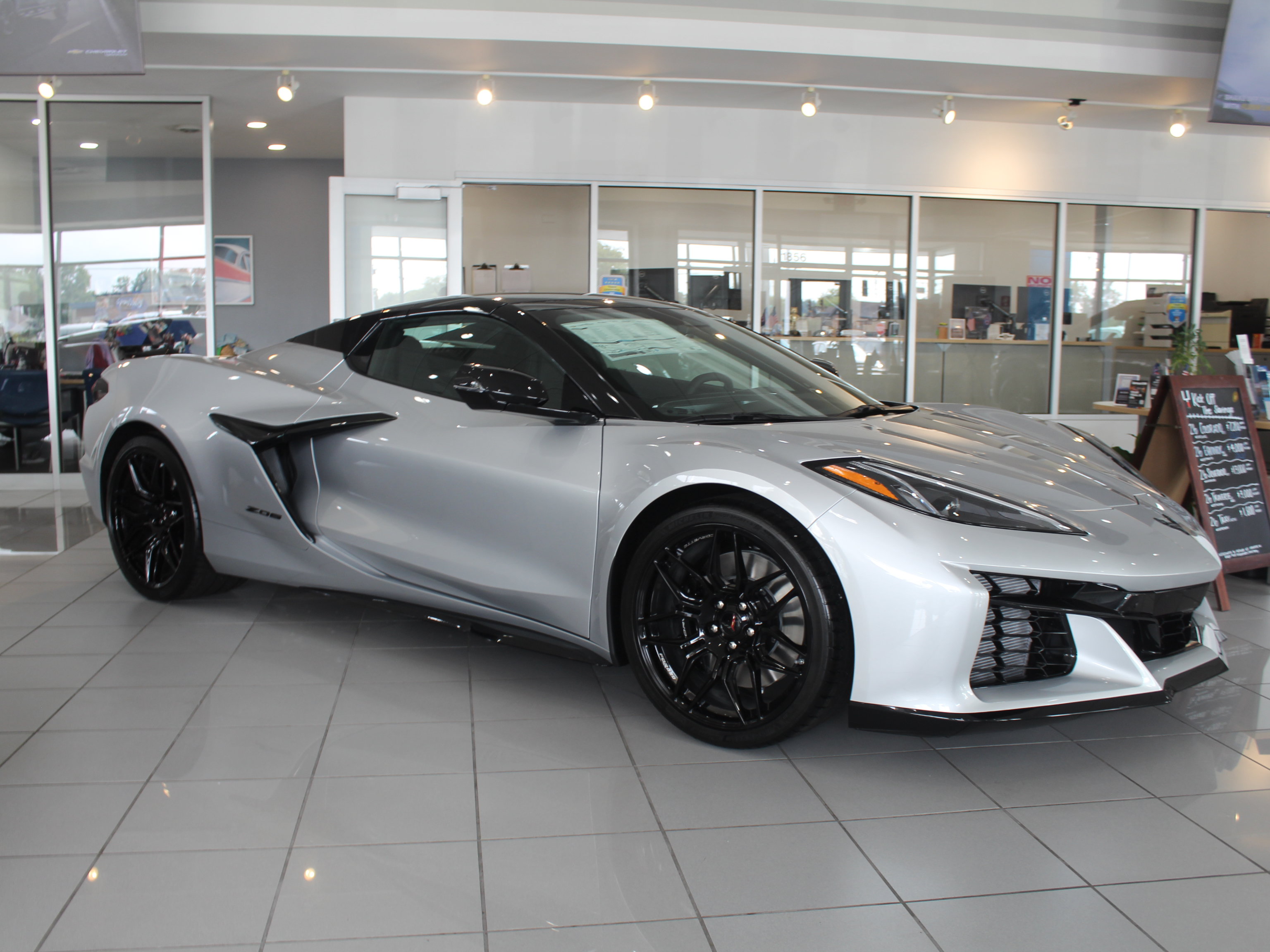 New 2027 Chevrolet Corvette Z06 w/ Stealth Interior Trim Package RWD image 6