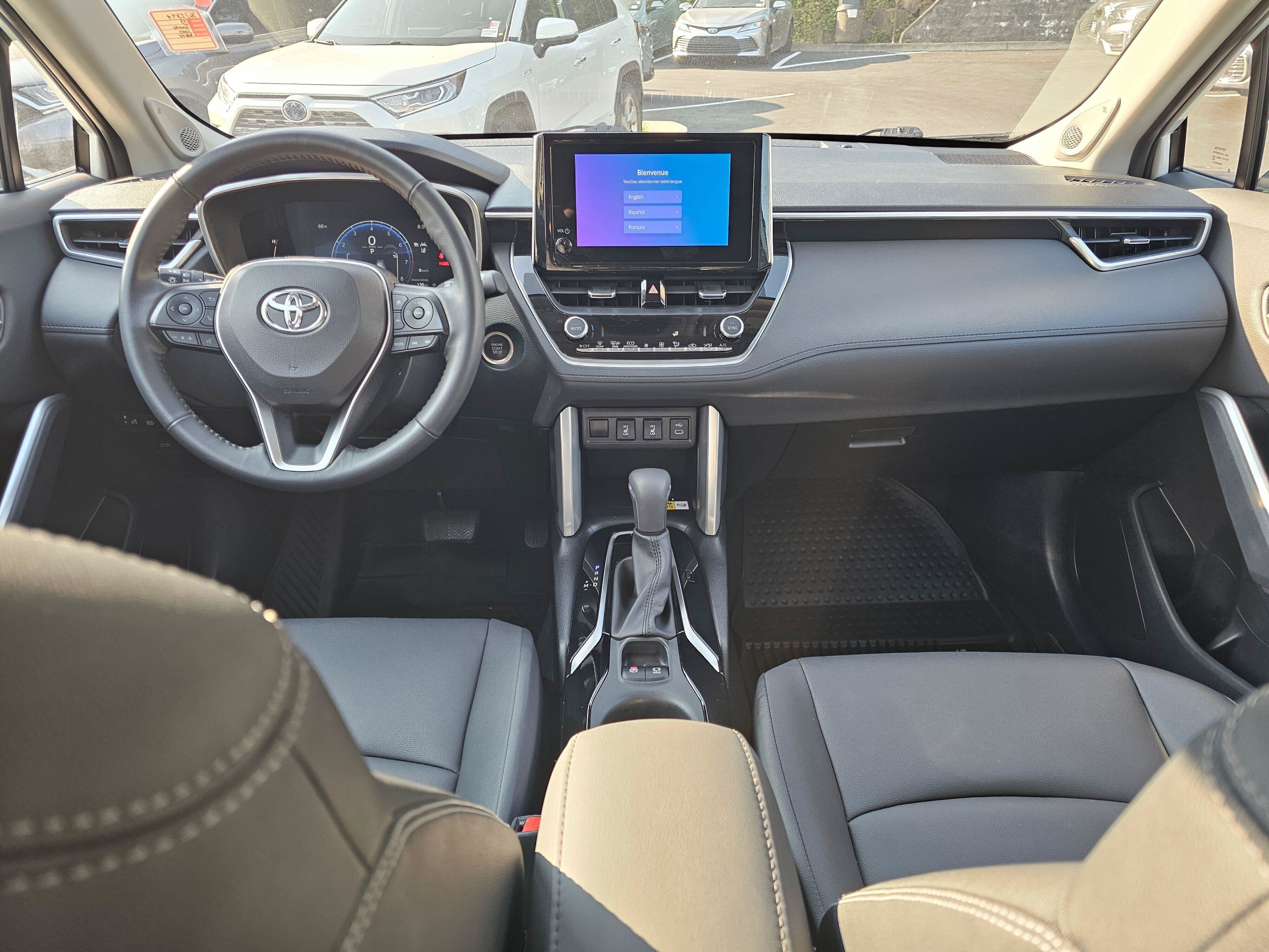 Used 2023 Toyota Corolla Cross XLE w/ Convenience Package AWD/4WD image 22