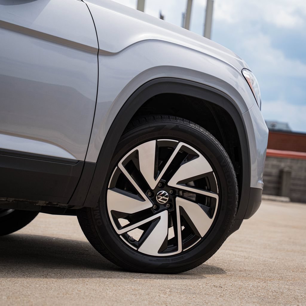 Certified 2024 Volkswagen Atlas SE FWD image 7