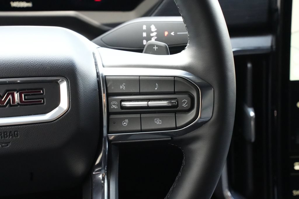 Used 2026 GMC Acadia Elevation w/ Elevation Premium Package FWD image 8