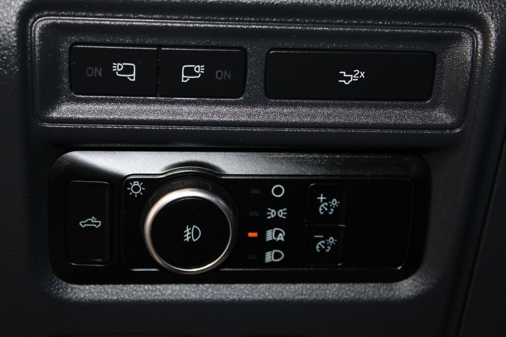 Used 2024 Ford F150 Lariat w/ Tow/Haul Package AWD/4WD image 38