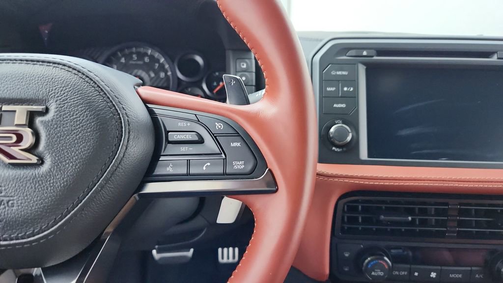 Used 2024 Nissan GT-R Premium w/ Premium Interior Package image 18