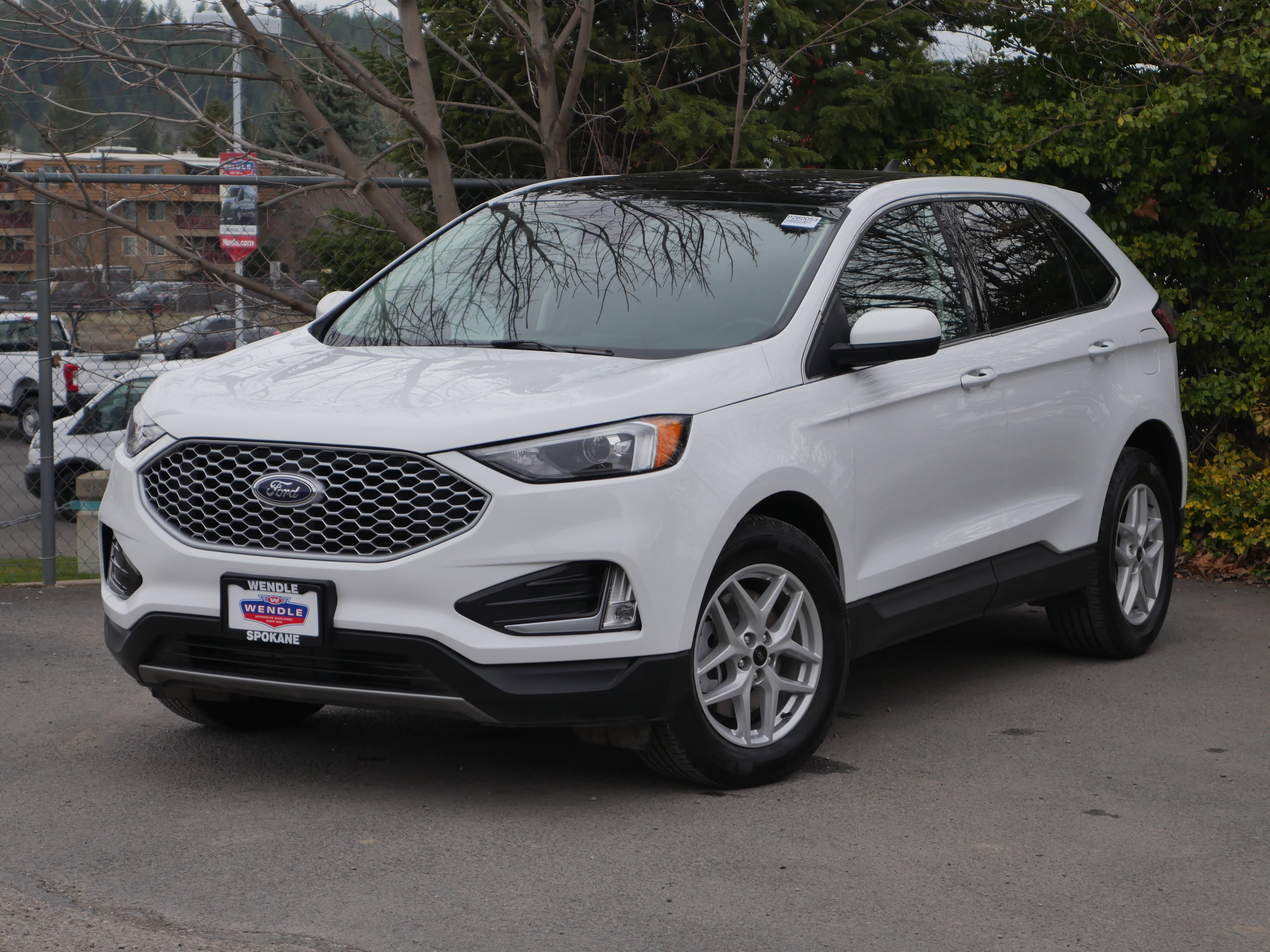 Used 2024 Ford Edge SEL w/ Convenience Package image 2