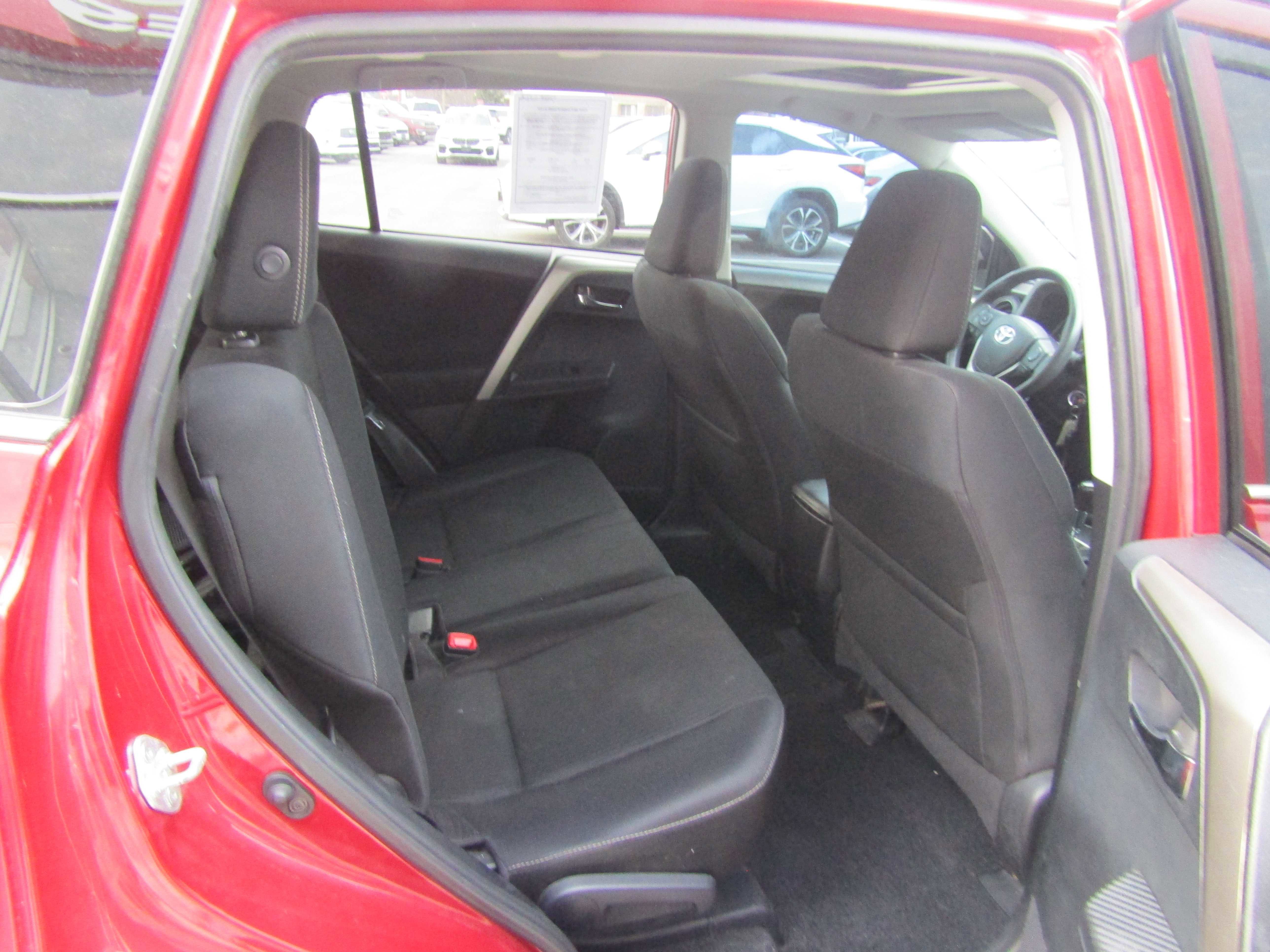 Used 2014 Toyota RAV4 XLE AWD/4WD image 15