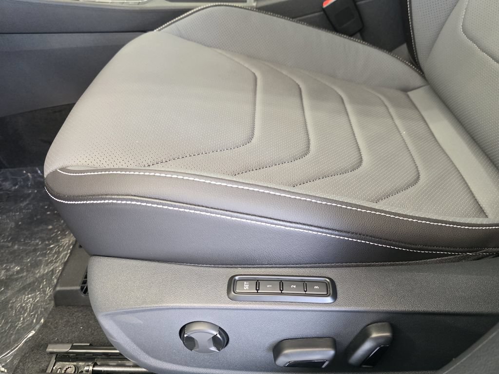 New 2026 Volkswagen Jetta SEL FWD image 21