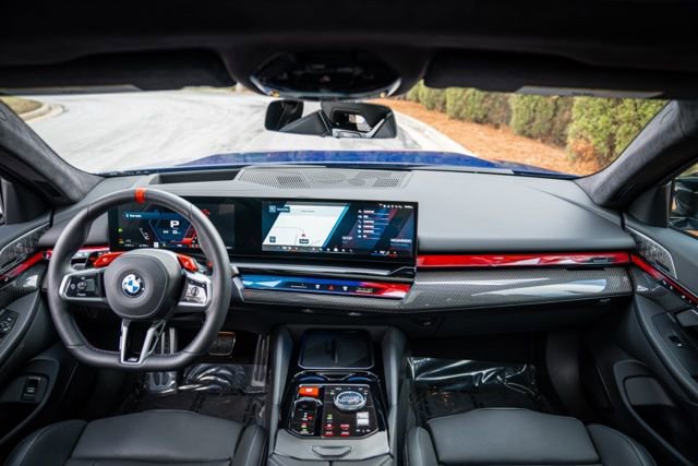 Used 2025 BMW M5 w/ Executive Package image 29