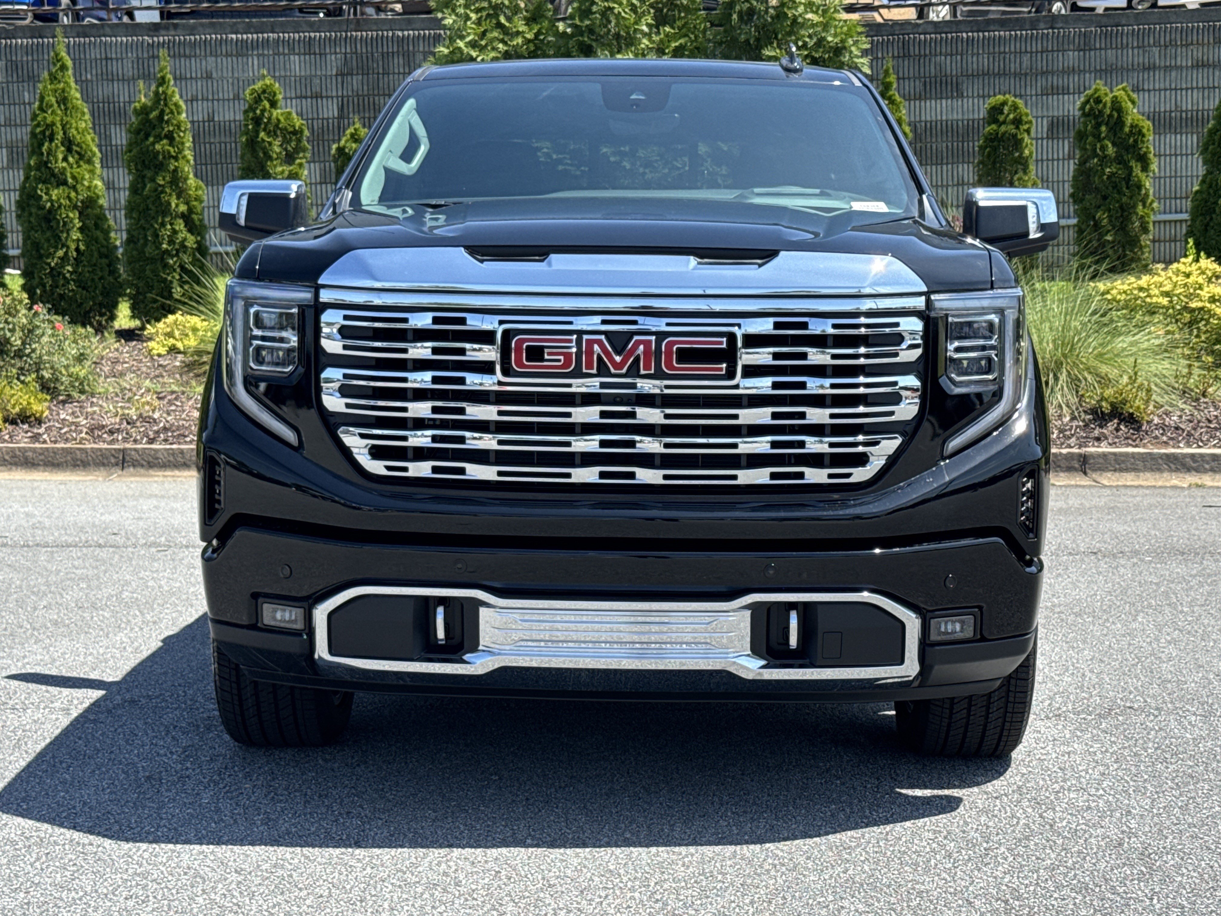 New 2026 GMC Sierra 1500 Denali w/ Denali Reserve Package AWD/4WD image 3