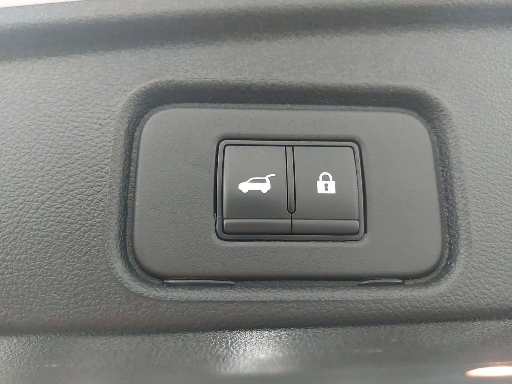 Used 2025 Nissan Pathfinder SV image 14
