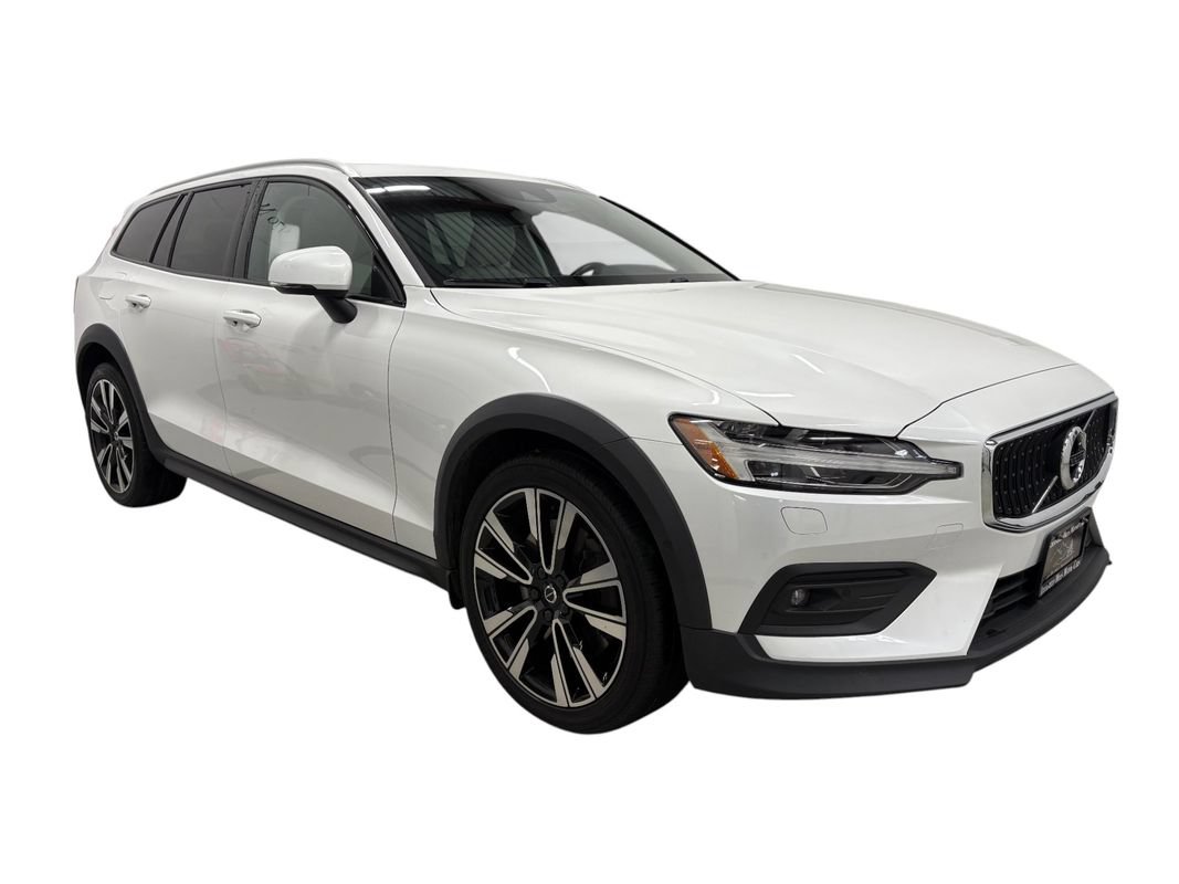 Used 2022 Volvo V60 T5 Cross Country w/ Climate Package AWD/4WD image 3