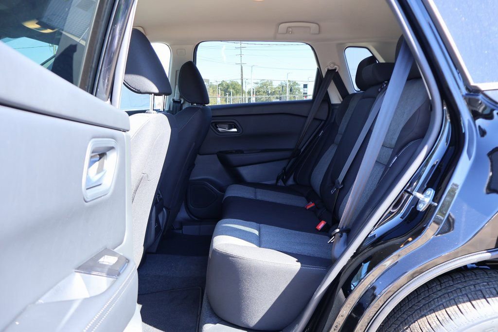 New 2026 Nissan Rogue SV image 8