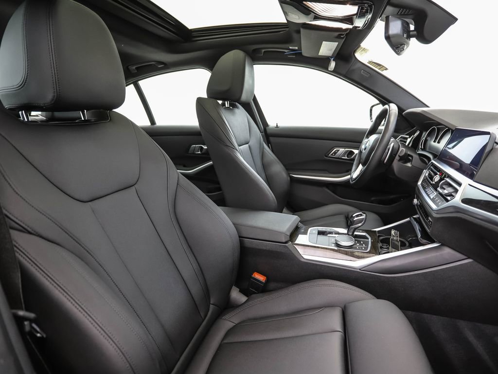 Used 2020 BMW 330i xDrive Sedan w/ Driving Assistance Package image 31
