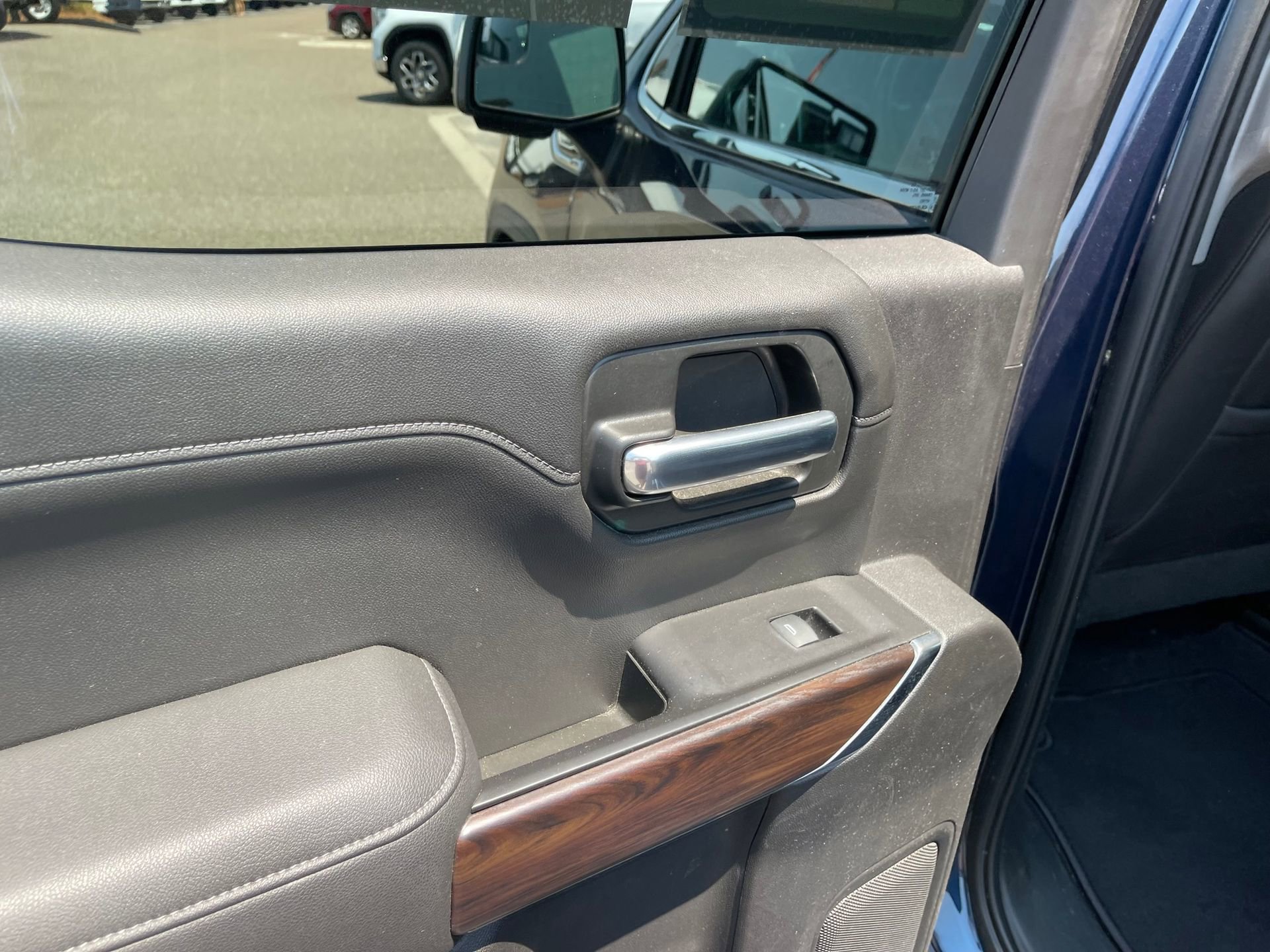 Used 2019 GMC Sierra 1500 SLT w/ SLT Premium Package AWD/4WD image 21