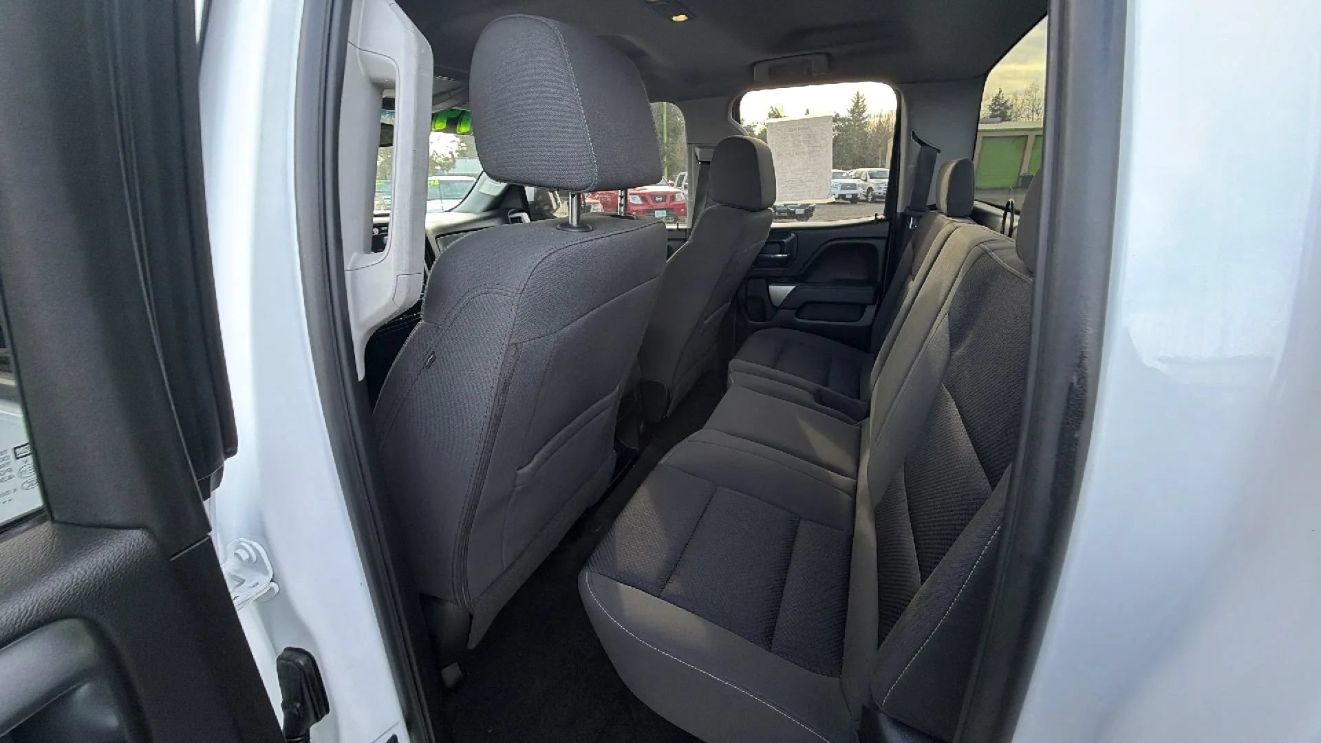 Used 2018 Chevrolet Silverado 1500 LT w/ Trailering Package AWD/4WD image 10