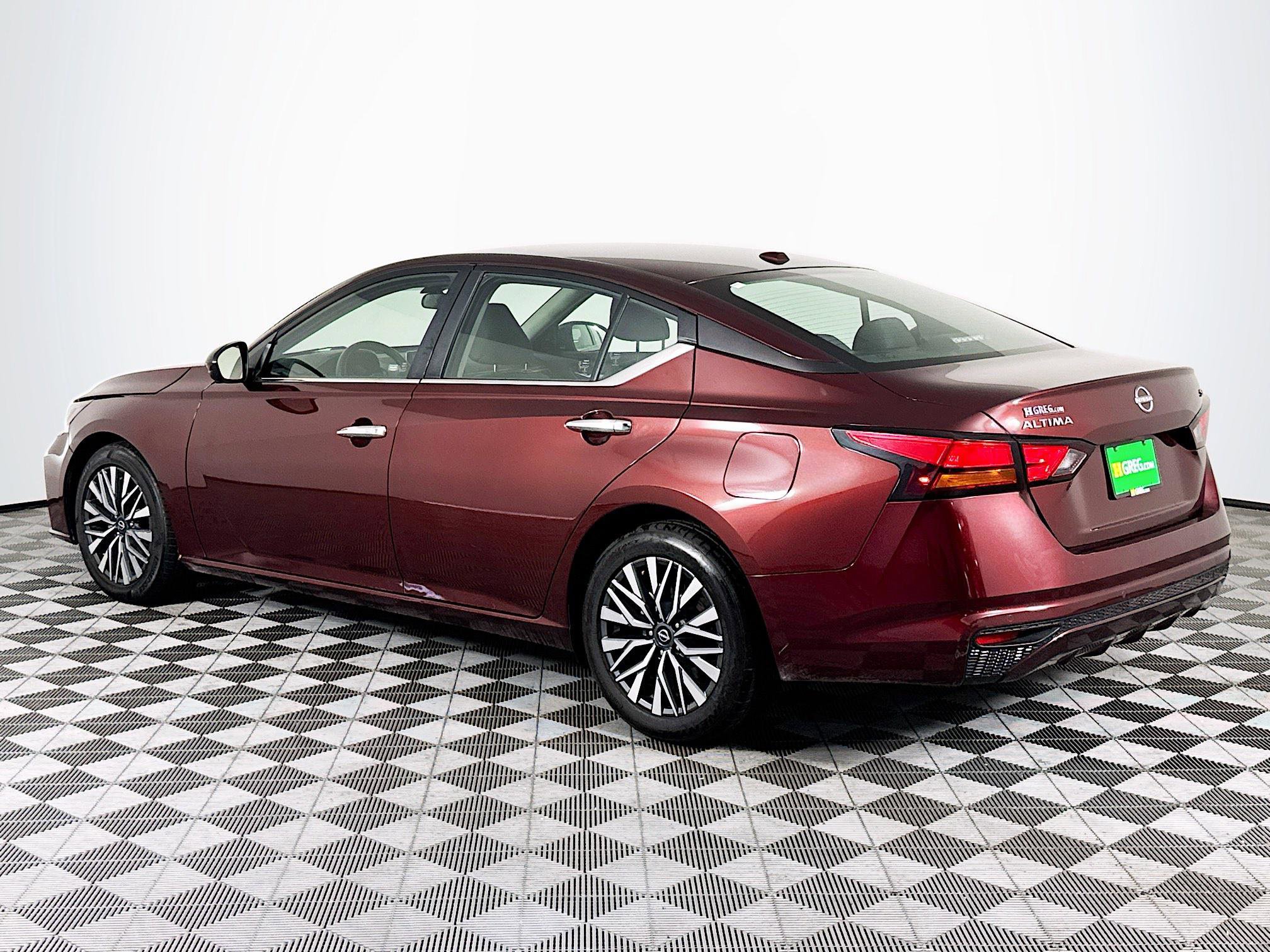 Used 2023 Nissan Altima 2.5 SV FWD image 6