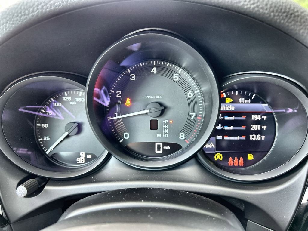 Certified 2026 Porsche Macan AWD/4WD image 11