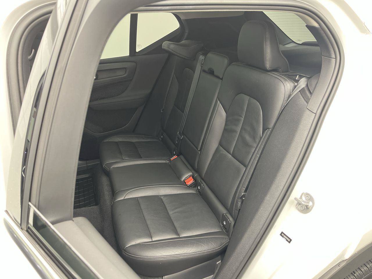 Used 2023 Volvo XC40 B5 Ultimate w/ Protection Package Premier AWD/4WD image 11
