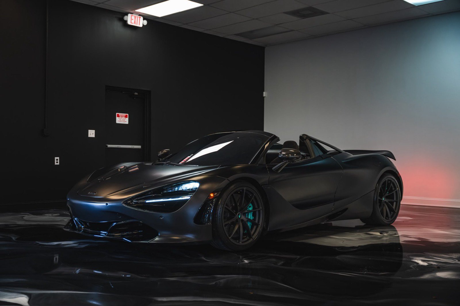 Used 2020 McLaren 720S Performance RWD image 1
