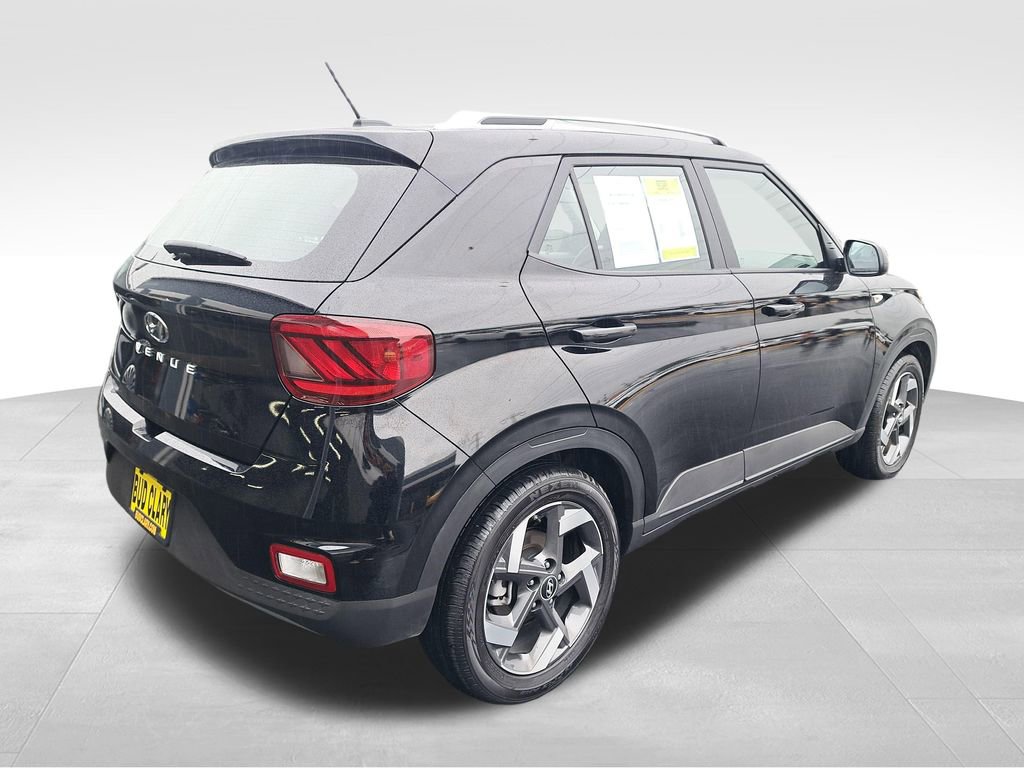 Used 2026 Hyundai Venue SEL FWD image 6