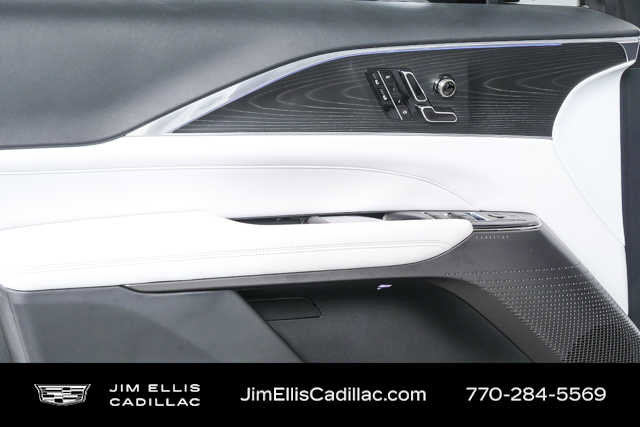 Certified 2024 Cadillac Lyriq Luxury image 6