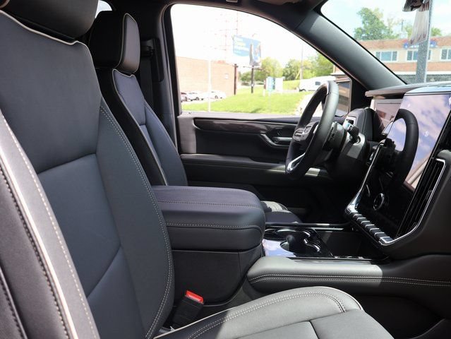New 2026 GMC Yukon XL Elevation w/ Elevation Premium Package AWD/4WD image 8