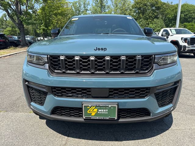 New 2026 Jeep Grand Cherokee L Limited w/ Limited Altitude Package AWD/4WD image 2