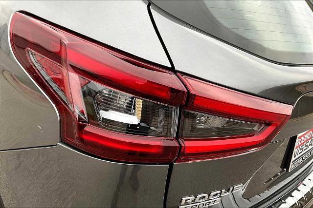 Certified 2021 Nissan Rogue Sport SV image 28