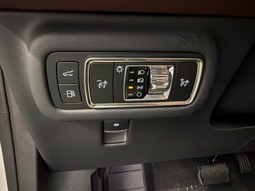 New 2026 Lincoln Nautilus Reserve AWD/4WD image 25