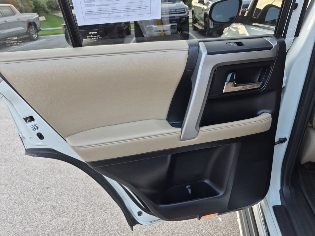 Used 2016 Toyota 4Runner Limited RWD image 33