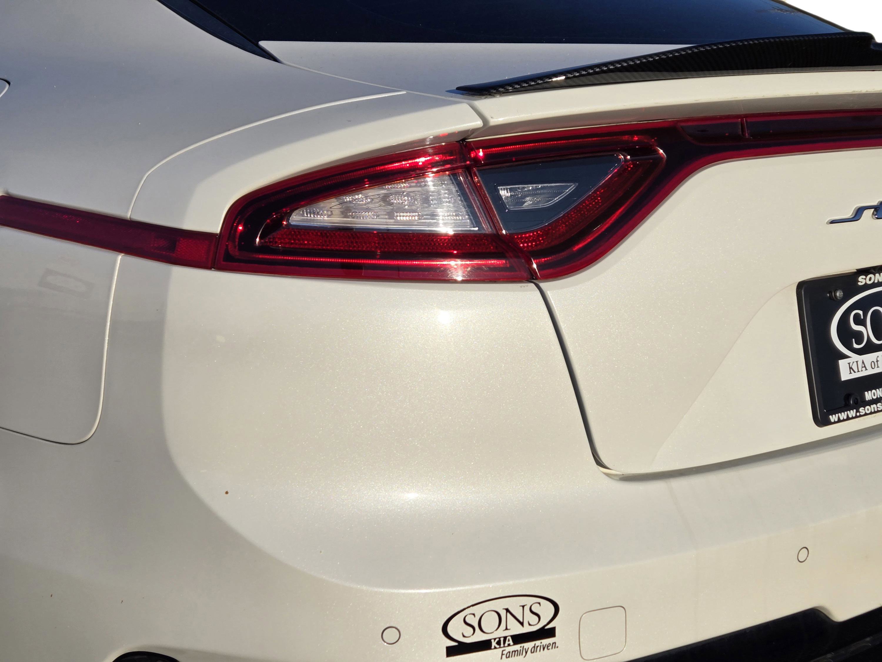 Used 2021 Kia Stinger GT2 image 9