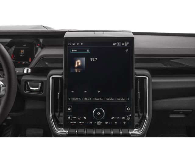 Used 2025 GMC Yukon Denali Ultimate AWD/4WD image 9